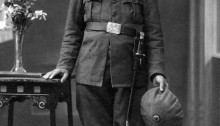 L'avi Ramon Terès Benasc vestit de soldat de la República